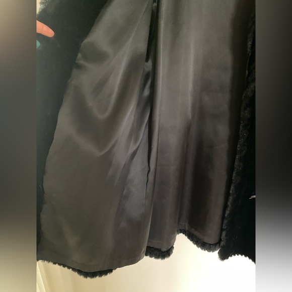 Vintage Black Faux Fur Coat - Picture 4 of 7